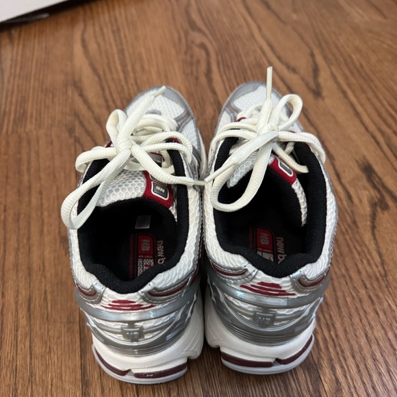 New Balance 1906R “Silver Metallic” - Women's 9/Men's 7 - Picture 8 of 12